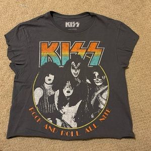 grey kiss band cropped t-shirt